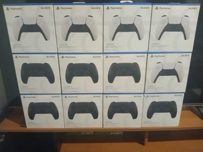 Controle original novo lacrado do play 5, promoção 400 reais no Pix