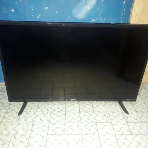 philco 32 polegadas smart para retirada de peças vai com controle