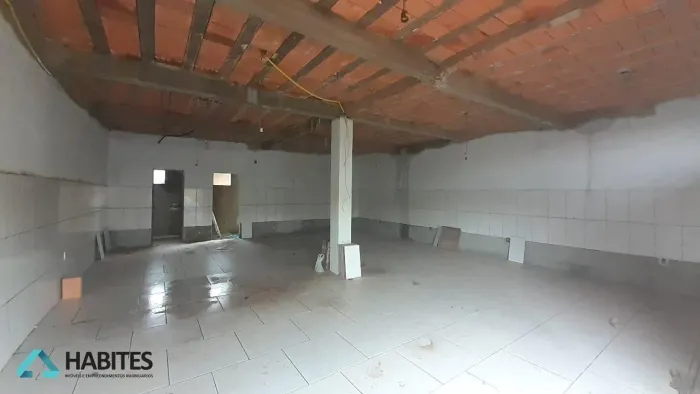Locação de Comercial / Ponto Comercial na cidade de Botucatu