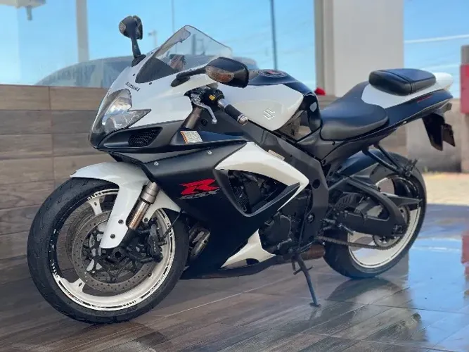 Suzuki Srad 750 2009 - Única nessa cor