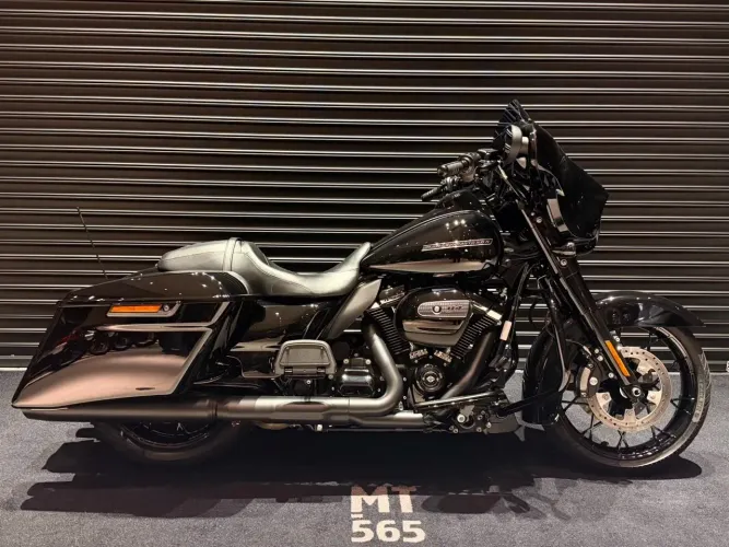 Harley-Davidson Street Glide Special Custom