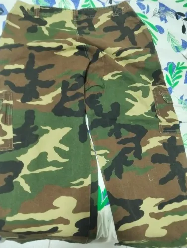 calça camuflada