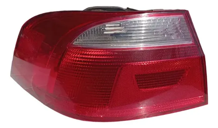 Lanterna Traseira Esquerda Vw Voyage G6 G7 13/17
