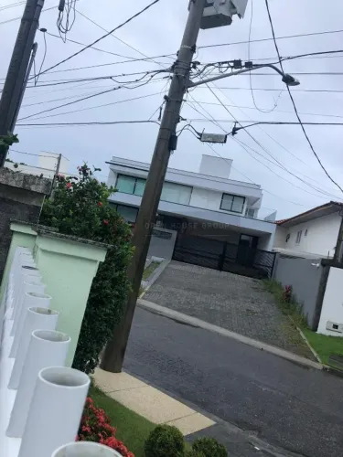 Casa à Venda em Camboinhas
