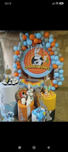 Kit festa looney toones com capas e painel