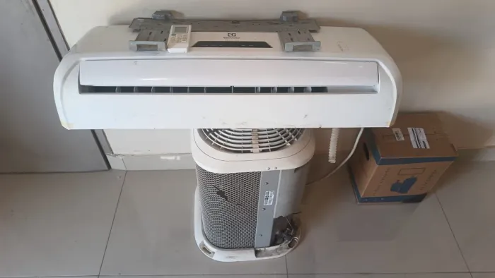Split Electrolux ecoturbo 12mil btus