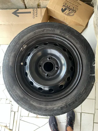 Vendo/troco- Rodas de ferro ARO 14 4x108 com pneu usado 