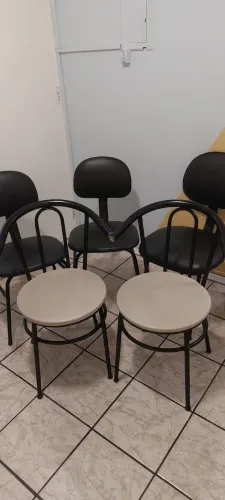 Vendo 5 cadeiras em corino