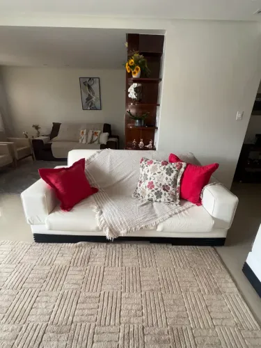 Conjunto de sofá 3 e 2 lugares  de couro branco  