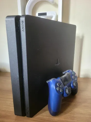 ? PlayStation 4 Slim 500 GB - 1 Control + 12 Juegos/Películas - Excelente Estado
