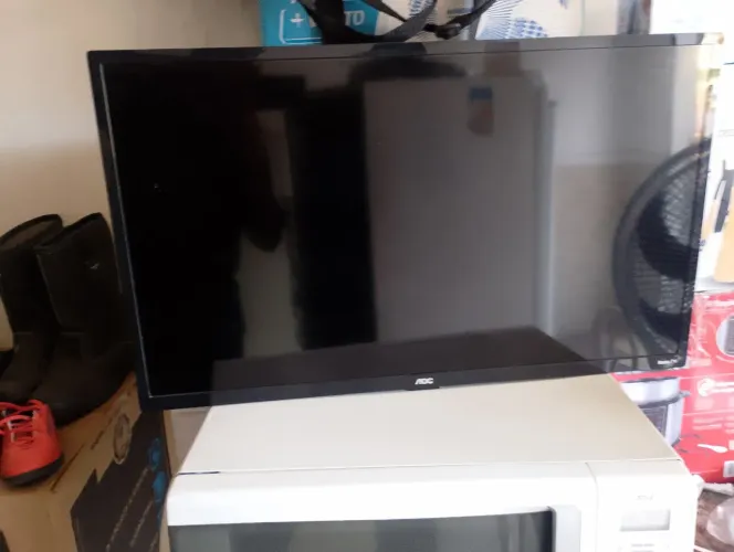 Vende tv. Aoc. Smart tv.  De. 39 polegadas 