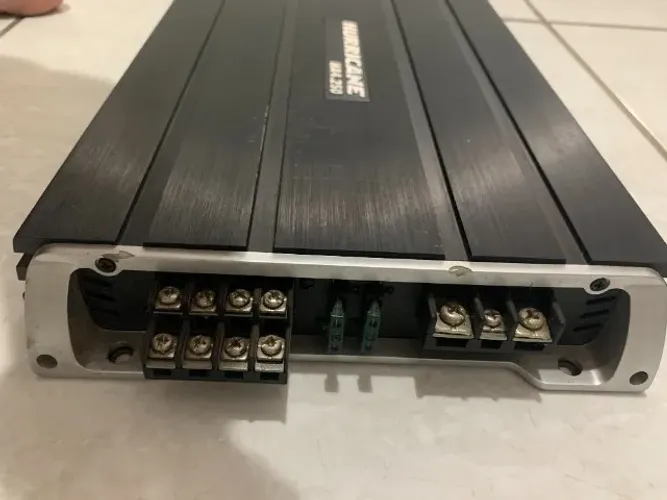 Amplificador/ Potencia - Hurricane Ha4.250 4 canais 1.000w rms