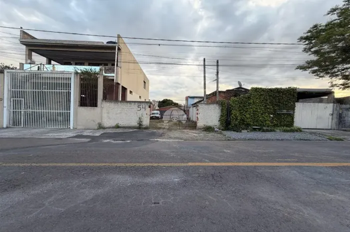 Imóvel para venda tem 200 m² em Iná - São José dos Pinhais - PR