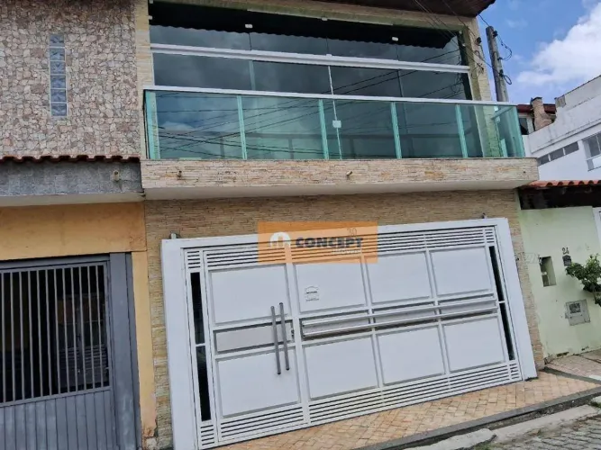 Sobrado com 3 dormitórios à venda, 233 m² por R$ 725.000,00 - Vila Nova Urupês - Suzano/SP