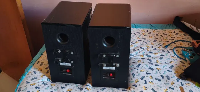 Caixas de som pokaudio