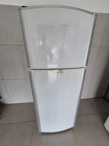 Geladeira semi nova