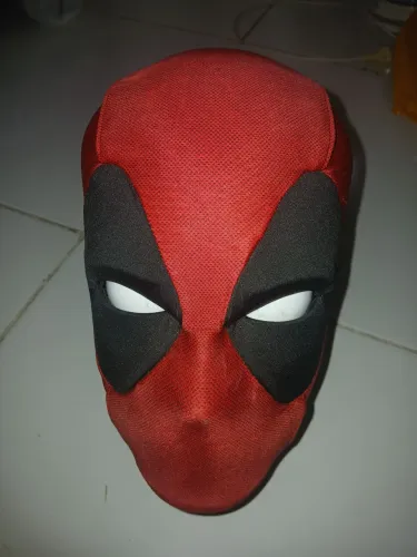 Cabeça De Deadpool interativa da Marvel