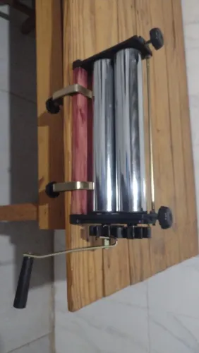 Vendo Máquina para Laminar Massas com Cilindros em Inox