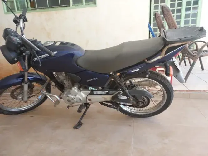 Honda Titan CG 125 ES moto com partida elétrica e manual