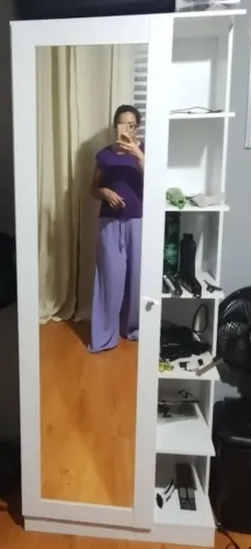 SAPATEIRA COM ESPELHO, PORTA E NICHOS LATERAIS
