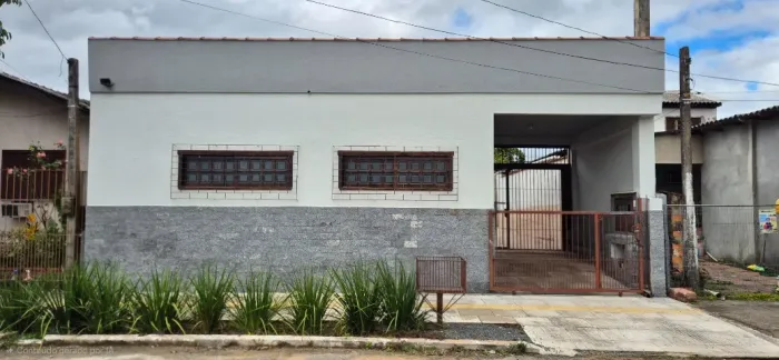 Casa regularizada, 300m² de terreno e ótimo aproveitamento - Parque dos Anjos / Gravataí-R