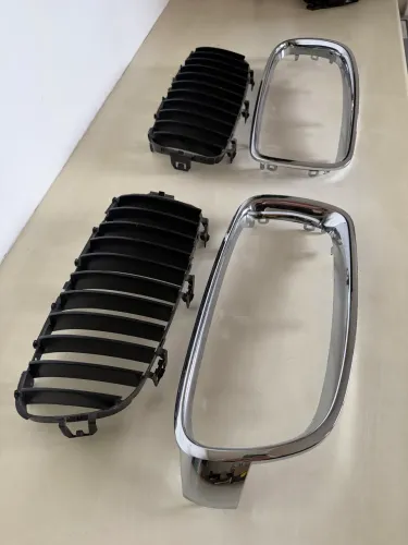 Par de grades dianteiras BMW Série 3 F30, originais com 11 aletas  BMW 320i e 328i
