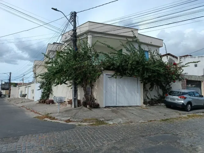 Sobrado para aluguel com 3 quartos em Queimadinha - Feira de Santana - BA