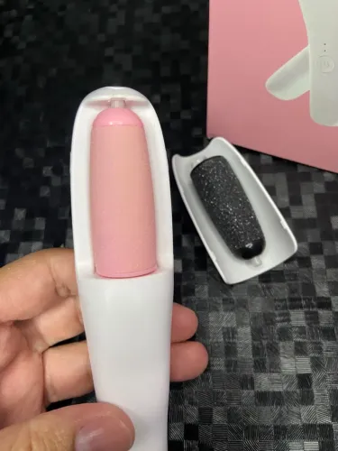 Lixador de Pé Elétrico - Removedor de Calos e Rachaduras Rosa Branco