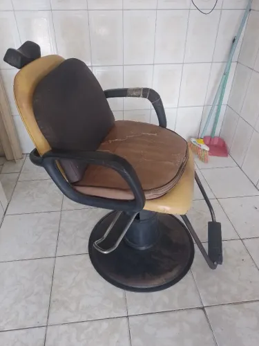 CADEIRA DE BARBEIRO 