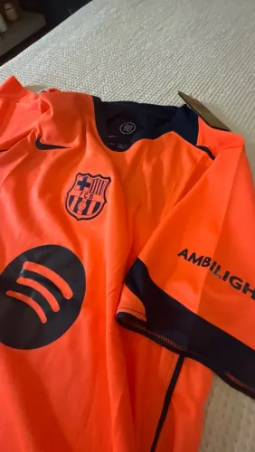 camisa Barcelona - tamanho G