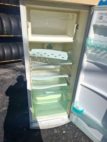 Vendo geladeira
