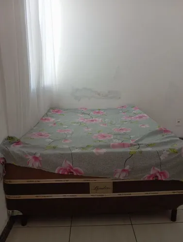 Vendo cama de casal