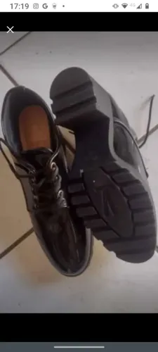 Sapato preto em verniz