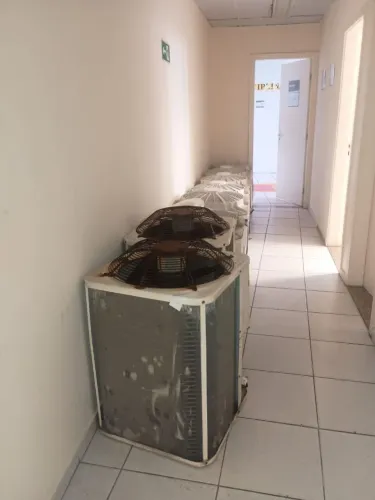 Condensador de ar condicionado usado