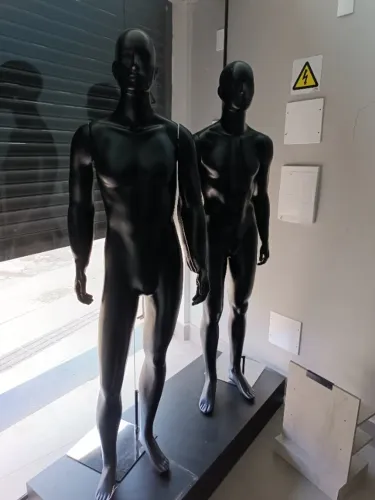 Manequim masculino - dois
