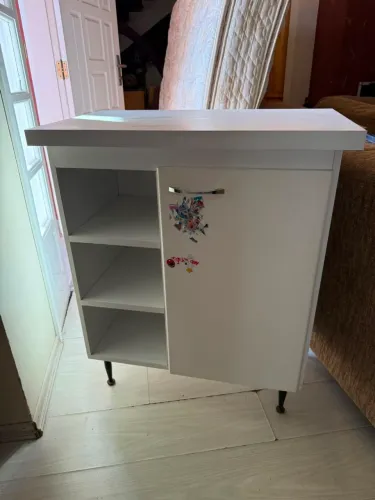 Armário Multiuso Branco com Nichos - Bom Estado