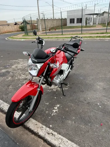 Vende-se titan 150 impecável