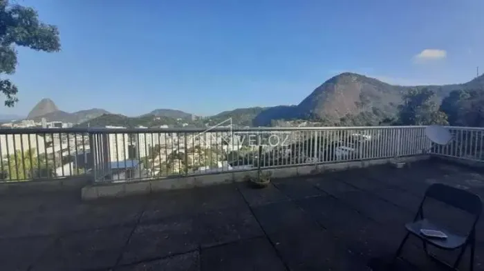Apartamento : / Residencial / Santa Teresa