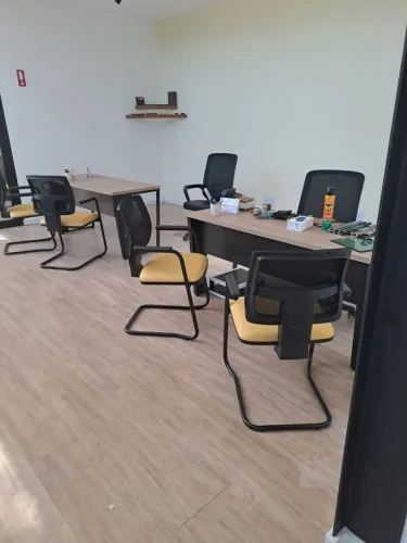 Escritório Completo à Venda | Mesas, Cadeiras e Mesa de Reunião