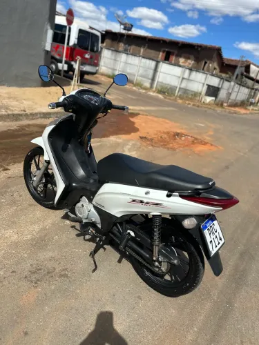 Vendo Honda Biz 110i