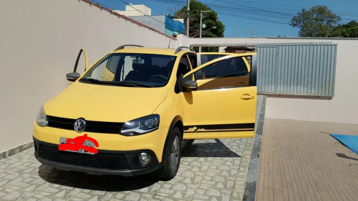 Volkswagen Crossfox 1.6 MI Total Flex 8V 5P 2012