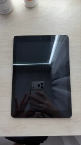 iPad 6ª Geração 128GB Wi-Fi - Ótimo Estado