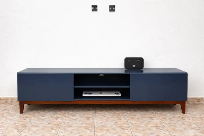 Rack de madeira azul