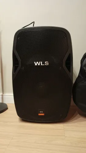 Caixa de som Ativa WLS S15 250w, com Bluetooth e controle remoto,semi-nova