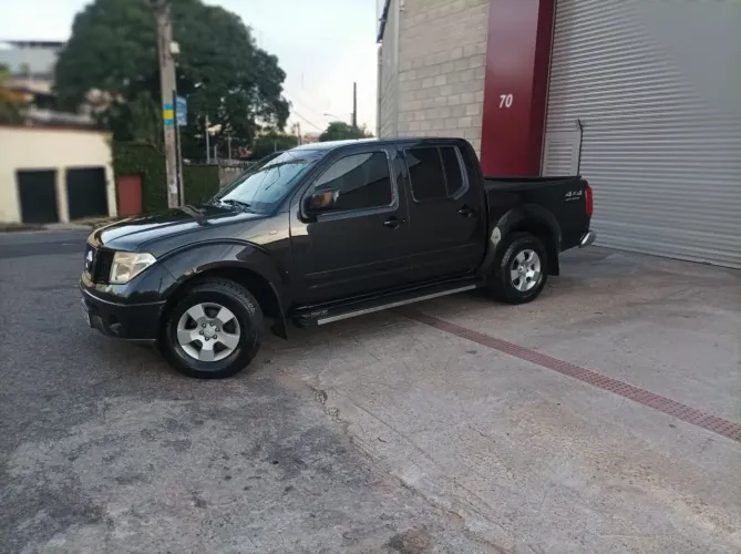 Nissan Frontier XE CD 4X4 2.5 TB Diesel 2012