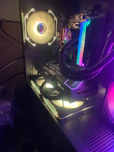PC GAMER / RTX 4060 / Ryzen 5 5600x / 16gb ram / SSD 1 tb