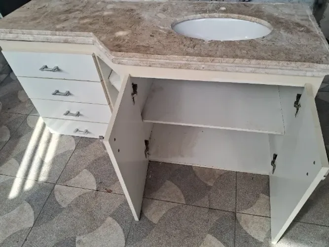 Gabinete de banheiro + pia