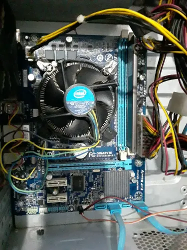 GABINETE COMPLETO CORE I5 COM 2GB DDR3. + HD 500 GB