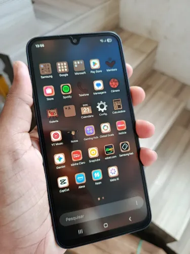 Vendo um celular A16, Aceito cartão, o juro quem for passa que fica responsável 