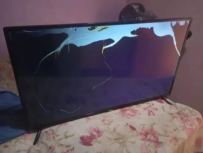 2 TV smart com defeito na tela